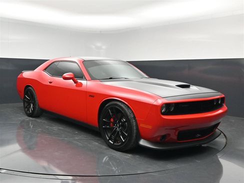 Used 2019 Dodge Challenger R/T Scat Pack w/ T/A Package RWD image 3