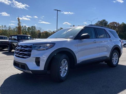 New 2026 Ford Explorer Active image 7