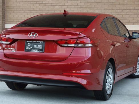 Used 2017 Hyundai Elantra SE FWD image 9