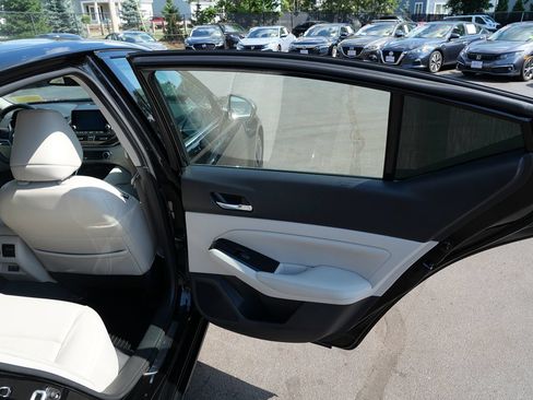 Used 2022 Nissan Altima 2.5 Platinum AWD/4WD image 34