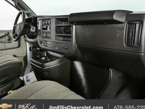 Used 2025 Chevrolet Express 3500 LT w/ LT Preferred Equipment Group RWD image 18
