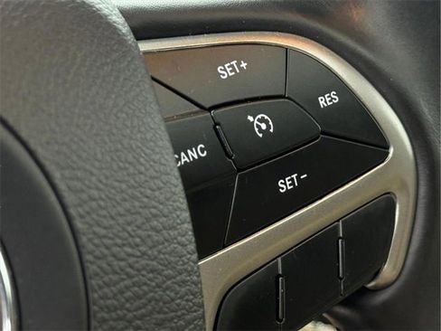 Used 2019 Jeep Grand Cherokee Limited image 20