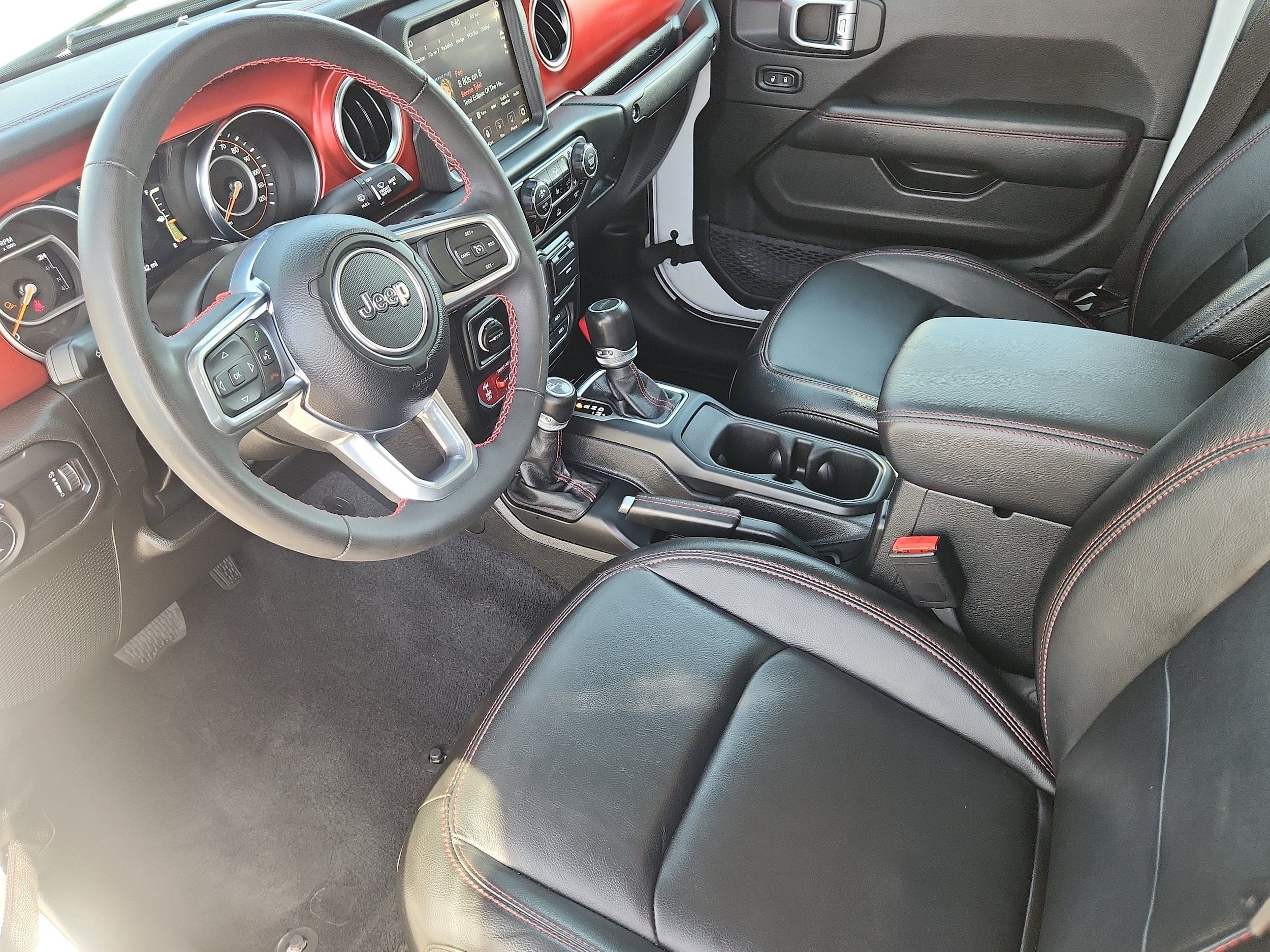 Used 2023 Jeep Gladiator Rubicon w/ LED Lighting Group AWD/4WD image 9