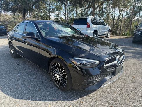 Used 2025 Mercedes-Benz C 300 Sedan image 3