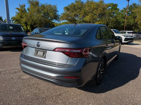 Used 2023 Volkswagen Jetta Sport image 5