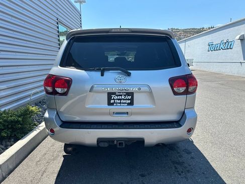 Used 2019 Toyota Sequoia SR5 AWD/4WD image 7