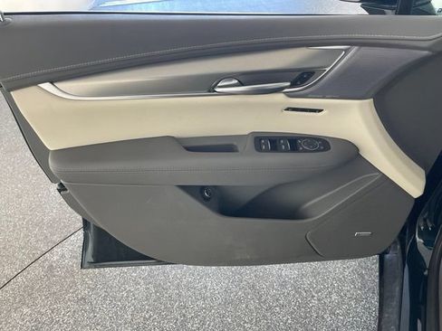 Used 2025 Cadillac XT5 Premium Luxury AWD/4WD image 34