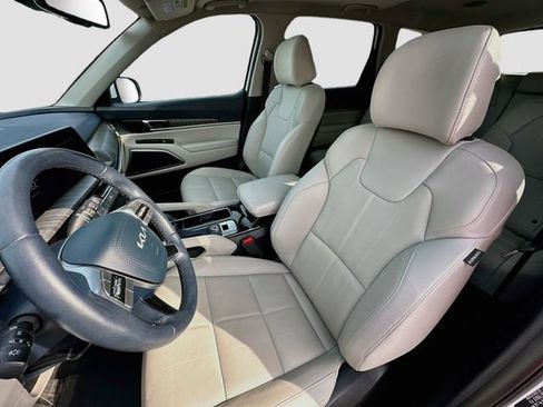 Used 2025 Kia Telluride EX w/ EX Captain's Chair Package AWD/4WD image 21
