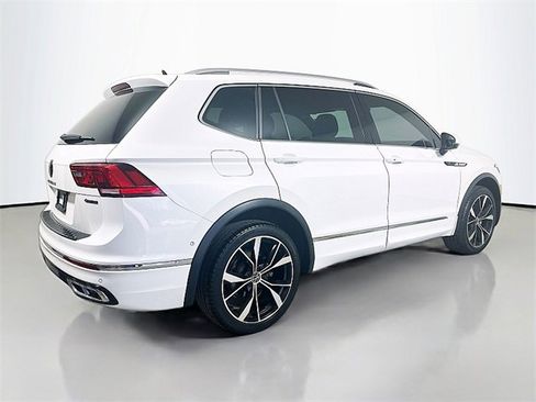 Used 2023 Volkswagen Tiguan SEL R-Line image 7