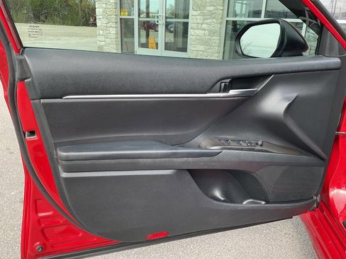 Used 2021 Toyota Camry SE FWD image 27