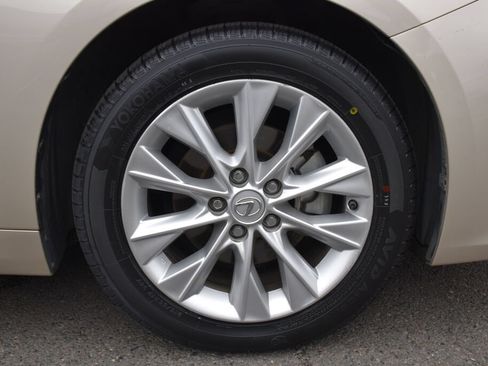Used 2014 Lexus ES 300h w/ Luxury Package w/Bamboo Trim FWD image 28