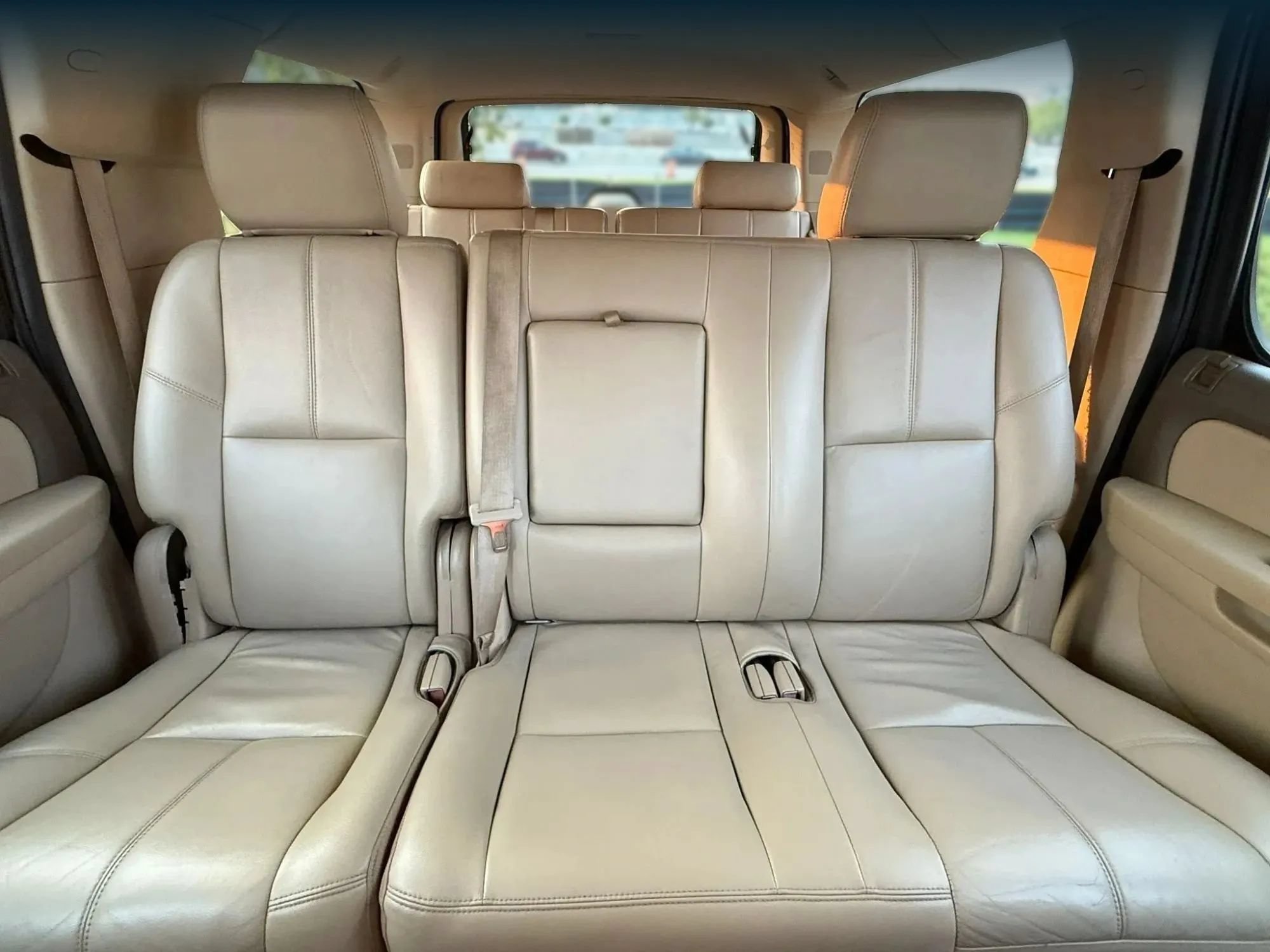 Used 2014 Chevrolet Suburban LT RWD image 22