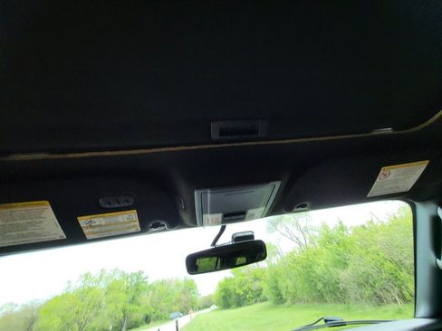 Used 2015 Ford Expedition Limited w/ Equipment Group 301A AWD/4WD image 26