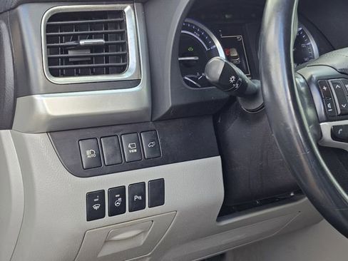 Used 2018 Toyota Highlander Limited Platinum image 19