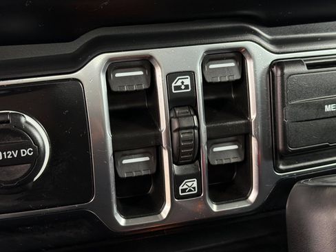 Used 2023 Jeep Wrangler Unlimited Sahara w/ Cold Weather Group AWD/4WD image 12