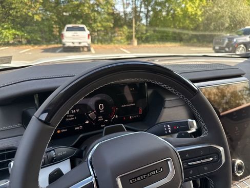 New 2026 GMC Acadia Denali w/ Super Cruise Package image 33