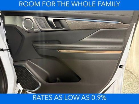 New 2026 Buick Enclave Avenir w/ Super Cruise Package image 16