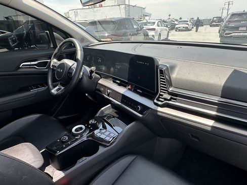 Certified 2025 Kia Sportage EX w/ EX Premium Package AWD/4WD image 15