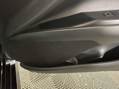 Used 2019 Toyota Camry LE FWD image 30