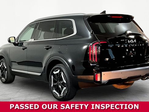 Used 2024 Kia Telluride EX w/ EX Captain's Chair Package FWD image 4