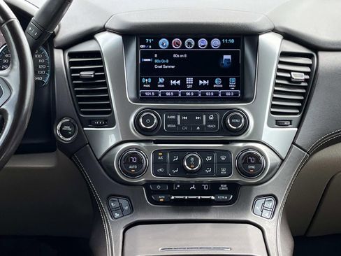 Used 2017 Chevrolet Suburban Premier AWD/4WD image 15