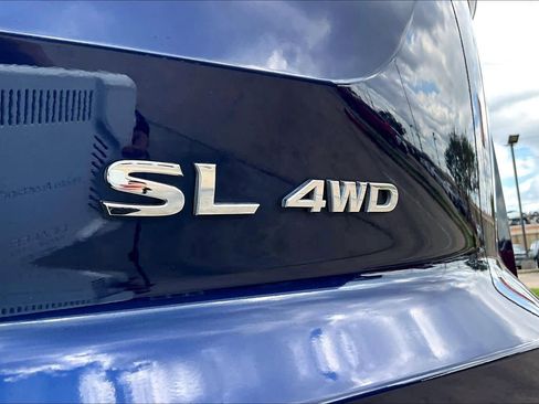 Used 2025 Nissan Pathfinder SL image 10