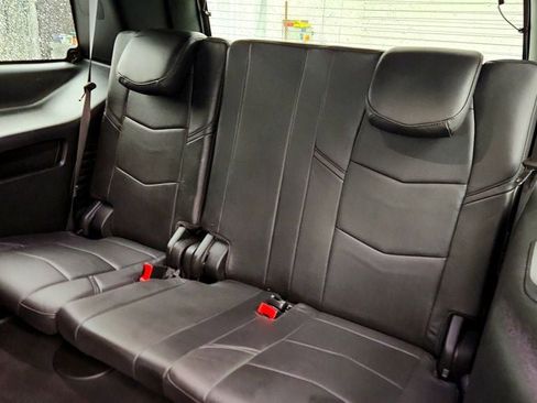 Used 2020 Cadillac Escalade Platinum image 23