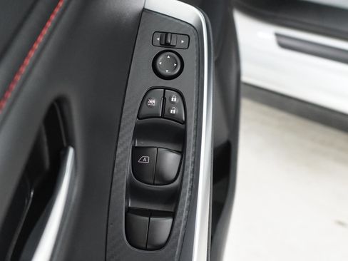 Used 2025 Nissan Sentra SR w/ Midnight Edition FWD image 11
