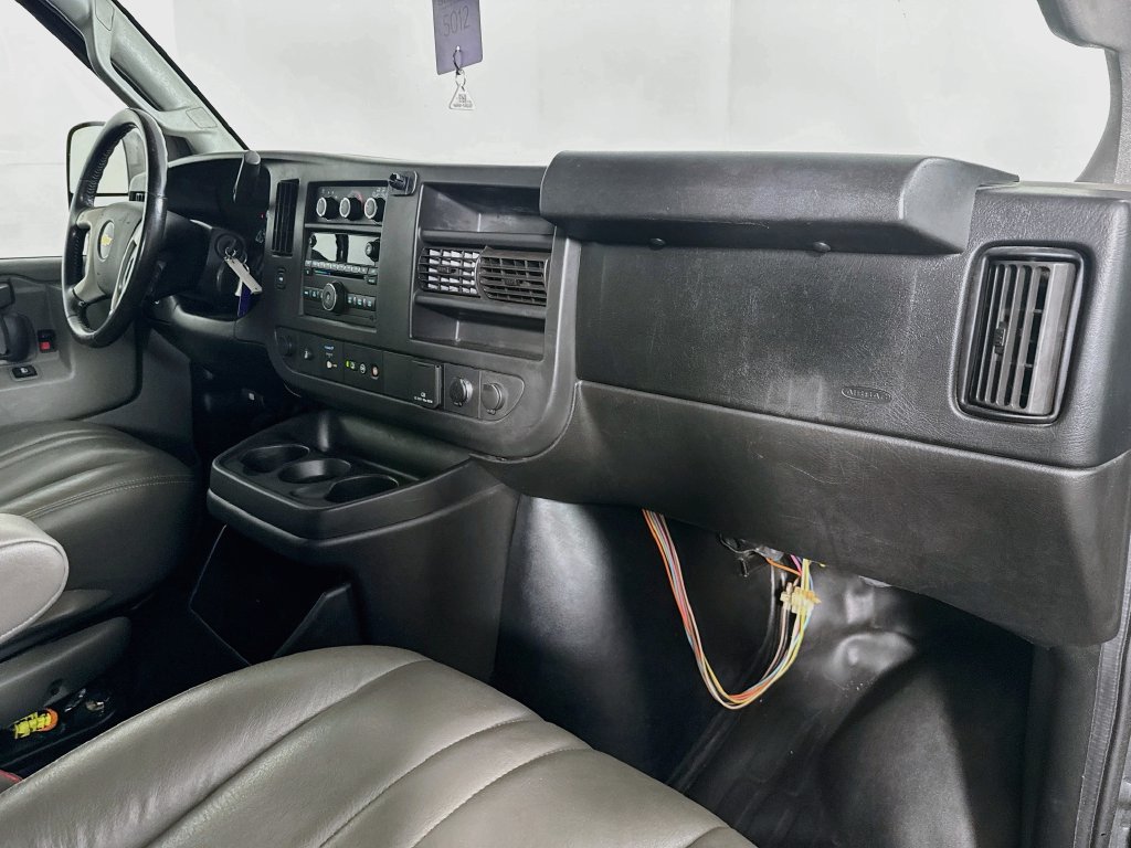 Used 2017 Chevrolet Express 3500 LS RWD image 32