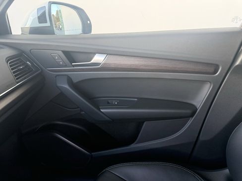 Used 2023 Audi Q5 2.0T Premium w/ Convenience Package image 21