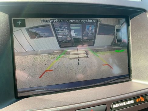 Used 2017 Ford Explorer XLT w/ Equipment Group 202A FWD image 30