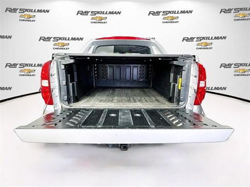 Used 2013 Chevrolet Avalanche LTZ image 28