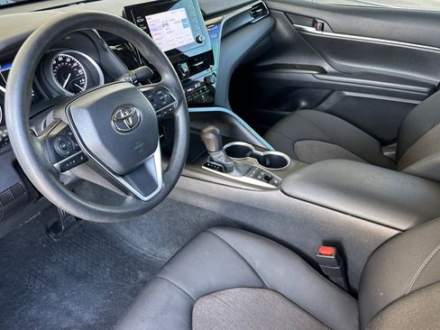 Used 2023 Toyota Camry LE image 10