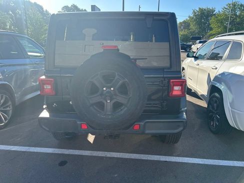 Used 2018 Jeep Wrangler Unlimited Sport S AWD/4WD image 5