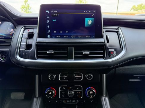 Used 2022 Chevrolet Tahoe LT w/ Luxury Package AWD/4WD image 15