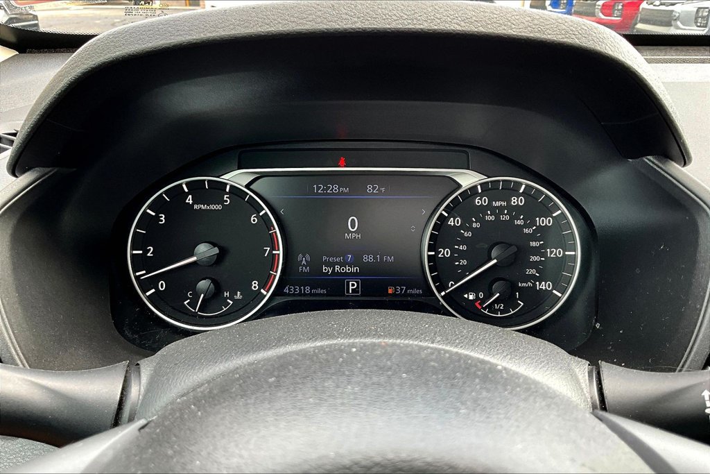 Used 2025 Nissan Altima 2.5 SV FWD image 14