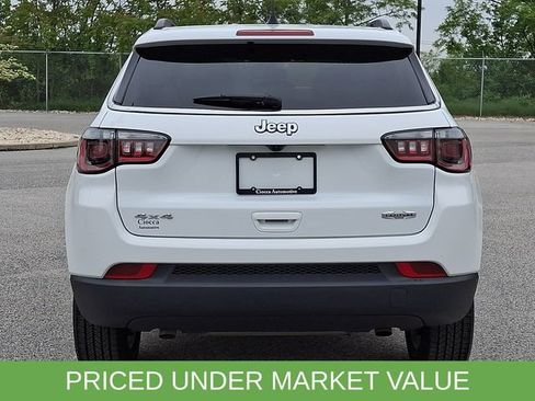 Used 2024 Jeep Compass Latitude AWD/4WD image 8