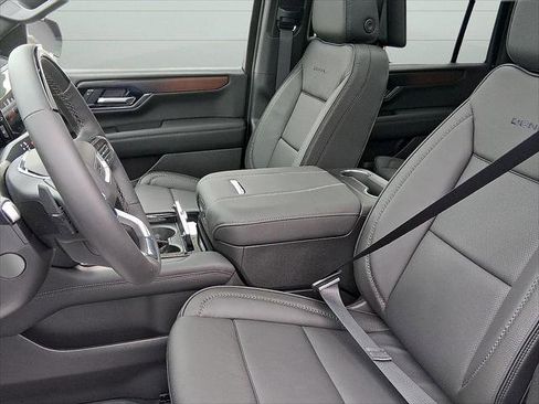 New 2026 GMC Yukon XL Denali w/ Denali Reserve Package AWD/4WD image 12