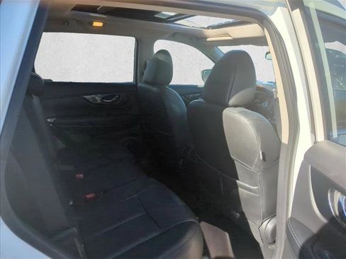 Used 2015 Nissan Rogue SL w/ SL Premium Package image 20