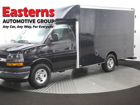 Used 2017 Chevrolet Express 3500 RWD image 53