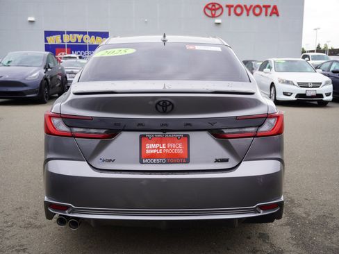 Used 2025 Toyota Camry XSE FWD image 10