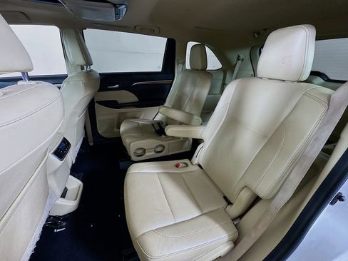 Used 2017 Toyota Highlander Limited w/ Carpet Mat Package AWD/4WD image 26