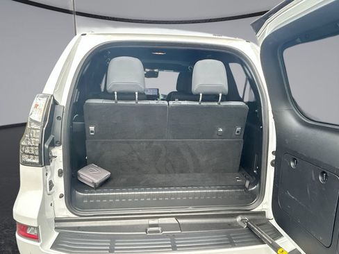 Used 2023 Lexus GX 460 Premium w/ Accessory Package AWD/4WD image 13