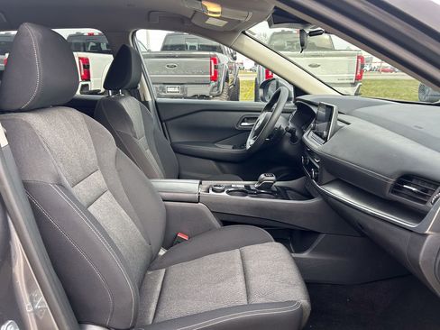 Used 2024 Nissan Rogue SV image 19