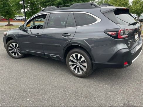 Used 2023 Subaru Outback Limited AWD/4WD image 9