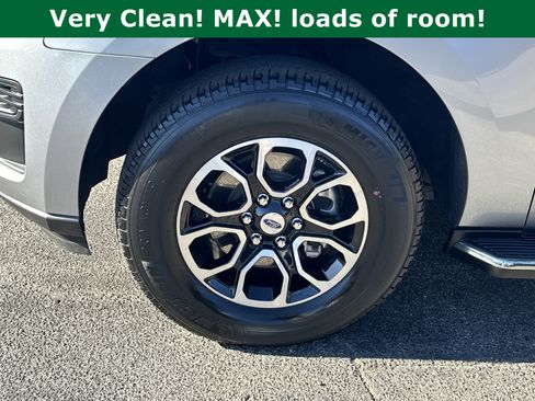 Used 2023 Ford Expedition Max XLT image 11