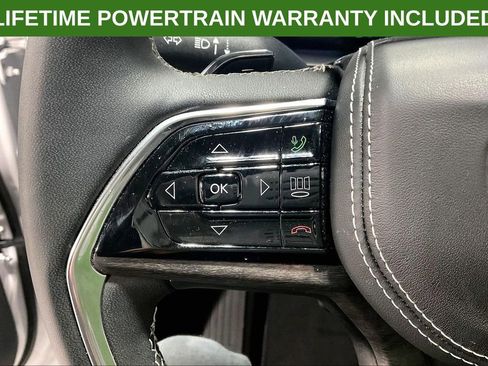 Used 2024 Jeep Grand Cherokee Overland w/ Luxury Tech Group IV AWD/4WD image 25