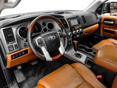 Used 2016 Toyota Sequoia Platinum AWD/4WD image 3