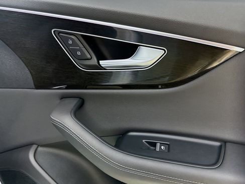 Used 2023 Audi Q8 Premium Plus w/ Premium Plus Package image 31