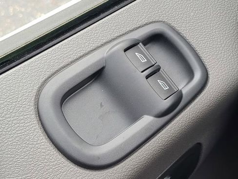 New 2023 Ford E-Transit 148 High Roof Extended image 30